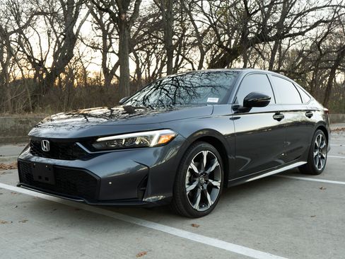 Used 2025 Honda Civic Sport image 5