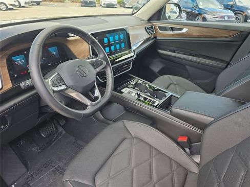 Used 2026 Volkswagen Atlas SE image 17