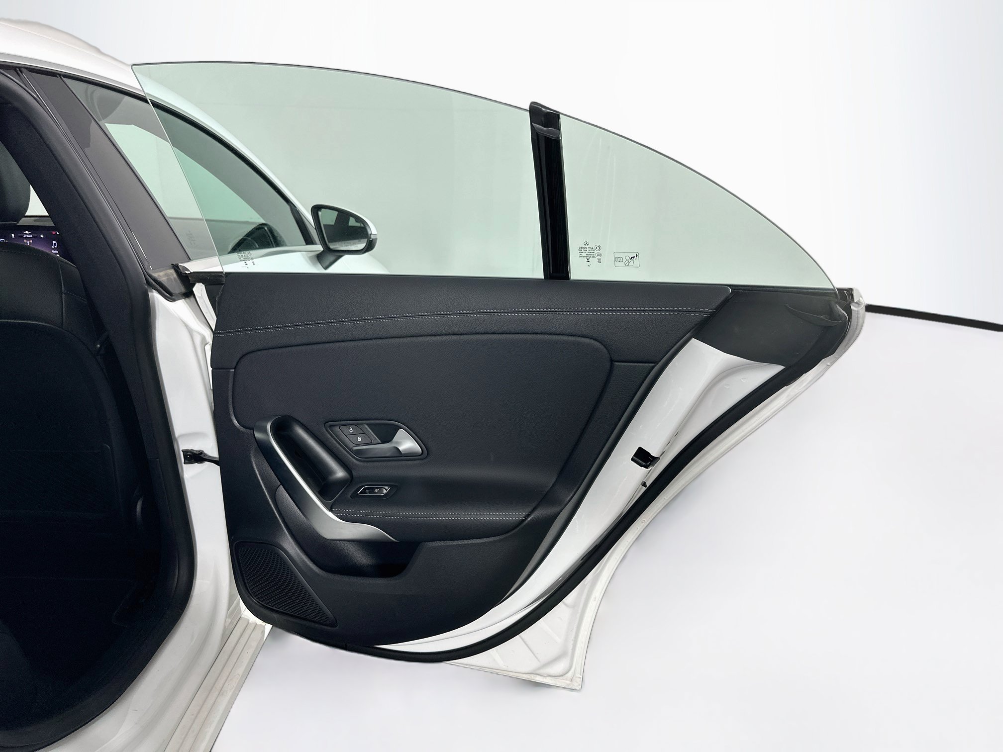 Used 2025 Mercedes-Benz CLA 250 image 30