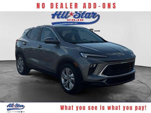 Used 2024 Buick Encore GX Preferred FWD image 1