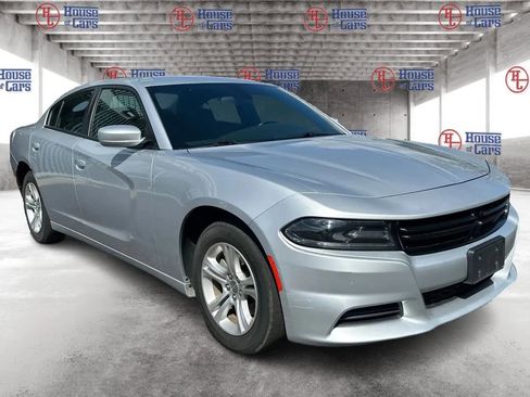 Used 2021 Dodge Charger SXT w/ Leather Interior Group image 3
