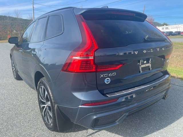 Used 2024 Volvo XC60 B5 Core w/ Protection Package Premier AWD/4WD image 3