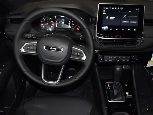 New 2026 Jeep Compass Latitude w/ Sun and Sound Group AWD/4WD image 13