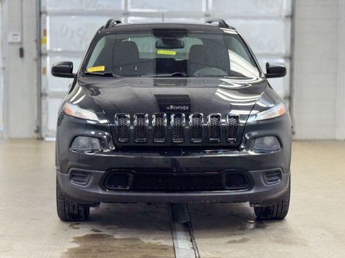 Used 2016 Jeep Cherokee Altitude w/ Cold Weather Group image 2