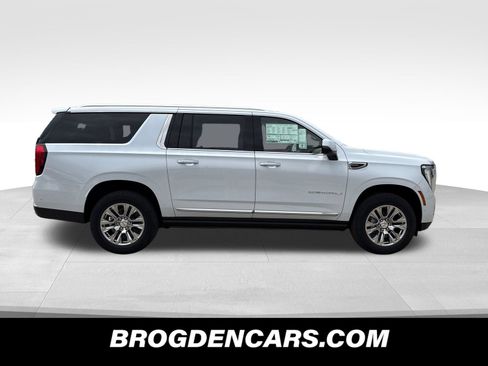 New 2026 GMC Yukon XL Denali w/ Sun & Power Step Package AWD/4WD image 2