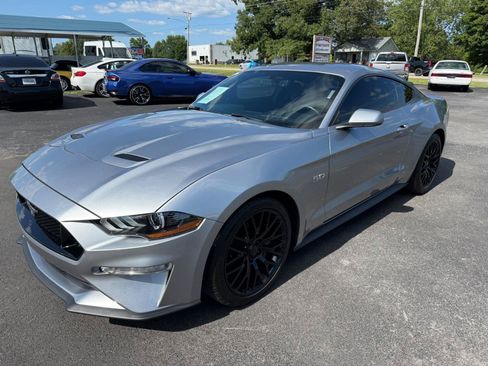 Used 2020 Ford Mustang GT RWD image 4