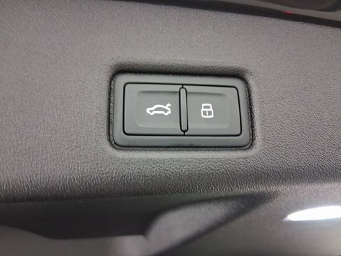 New 2025 Audi Q5 Premium image 16