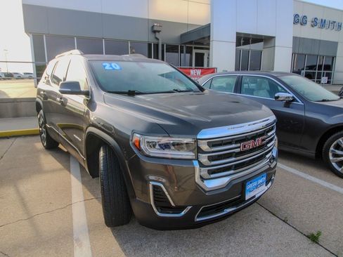 Used 2020 GMC Acadia SLE w/ Driver Convenience Package FWD image 2