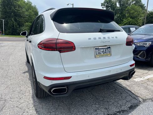 Used 2017 Porsche Cayenne AWD/4WD image 5