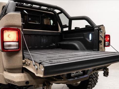 Used 2026 Jeep Gladiator Sport AWD/4WD image 13