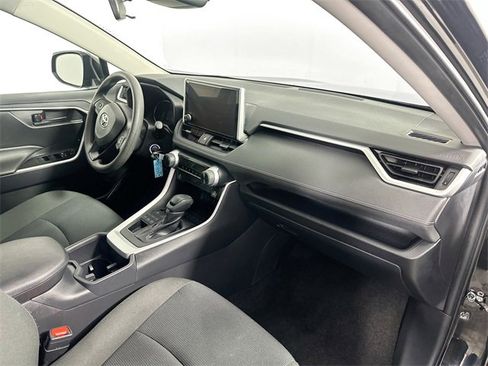 Used 2025 Toyota RAV4 LE image 27