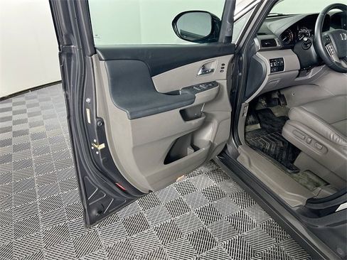 Used 2016 Honda Odyssey Touring Elite image 18