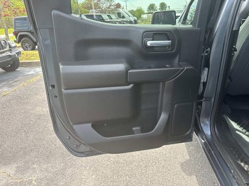 Used 2022 Chevrolet Silverado 1500 Custom AWD/4WD image 14