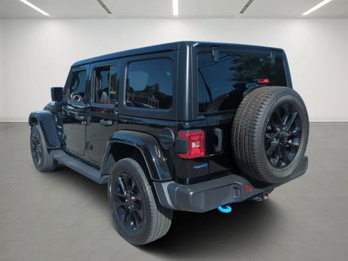 Used 2023 Jeep Wrangler Unlimited Sahara w/ Cold Weather Group AWD/4WD image 4