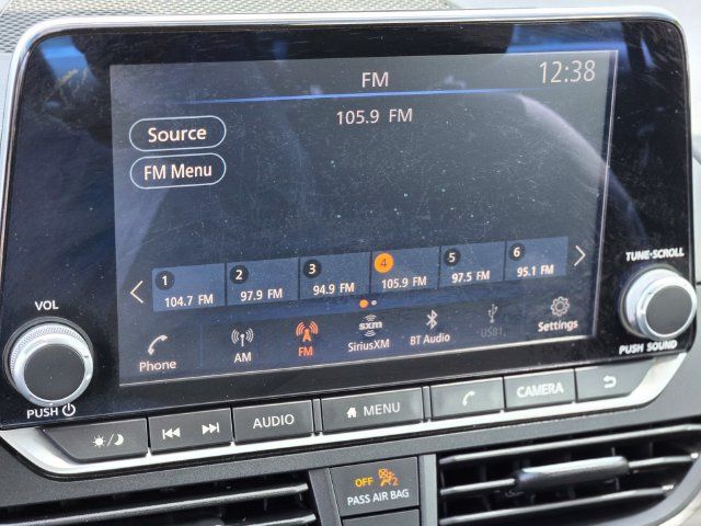 Used 2025 Nissan Altima 2.5 SV FWD image 17