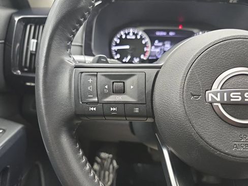 Used 2024 Nissan Pathfinder SV FWD image 17