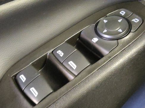 Used 2023 Chevrolet Equinox LT w/ Driver Convenience Package FWD image 27