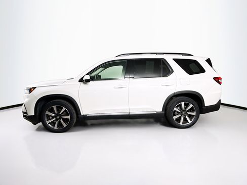 Certified 2024 Honda Pilot Touring image 7