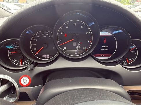 Used 2017 Porsche Cayenne w/ Premium Package image 15