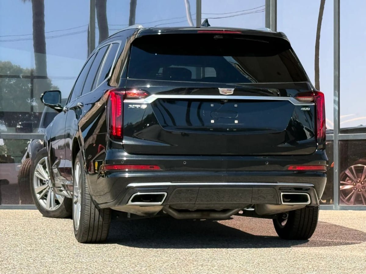 Used 2020 Cadillac XT6 Premium Luxury FWD image 8
