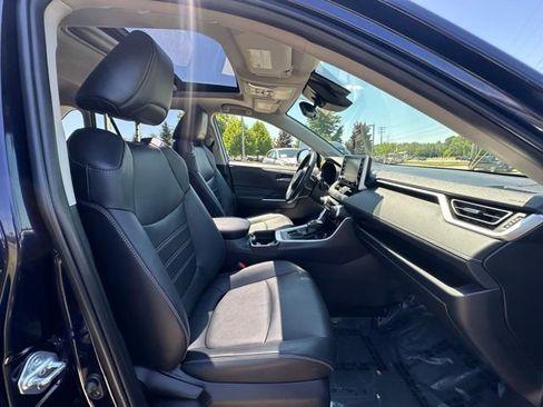 Used 2021 Toyota RAV4 XLE Premium AWD/4WD image 25