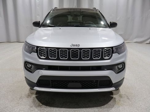 Used 2025 Jeep Compass Limited AWD/4WD image 6