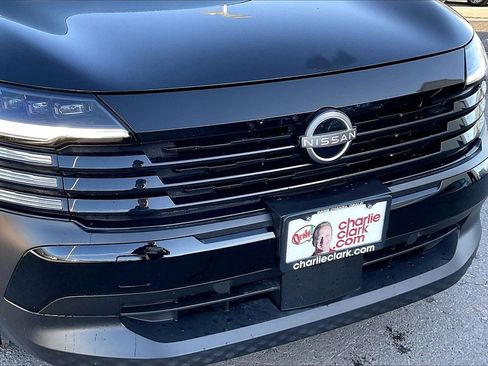 Used 2025 Nissan Kicks SV image 25