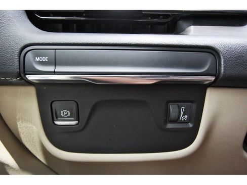Used 2021 Cadillac Escalade Premium Luxury w/ LPO, Illumination Package RWD image 20