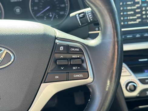 Used 2017 Hyundai Elantra Limited w/ Limited Tech Package 08 image 22