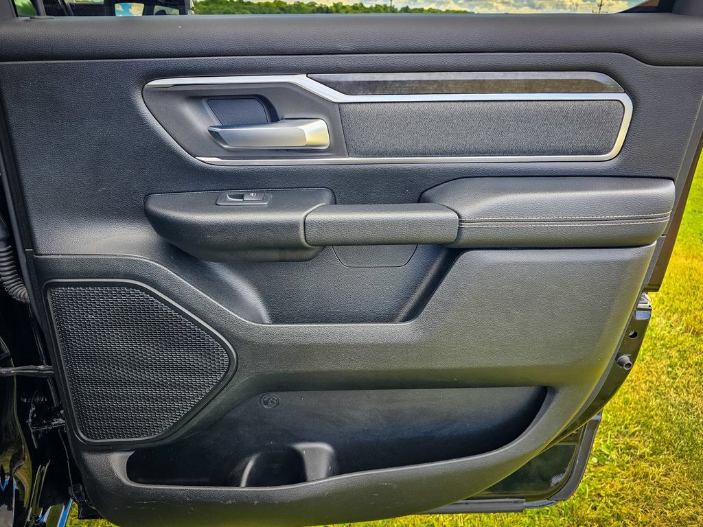 Used 2020 RAM 1500 Big Horn AWD/4WD image 39
