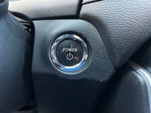 Used 2023 Toyota RAV4 XLE Premium image 29