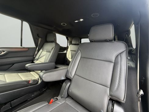 Used 2025 GMC Yukon Denali AWD/4WD image 25