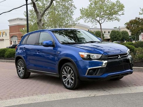 Used 2019 Mitsubishi Outlander Sport ES FWD image 1
