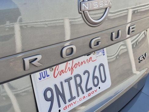 Certified 2024 Nissan Rogue SV FWD image 10