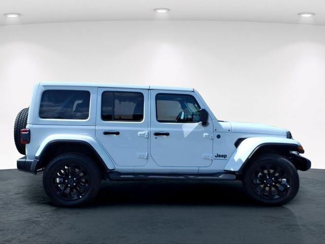 Used 2025 Jeep Wrangler Unlimited Sahara AWD/4WD image 7