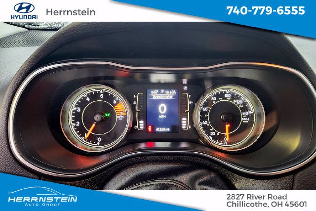 Used 2021 Jeep Cherokee Latitude w/ Mopar Interior Package AWD/4WD image 15