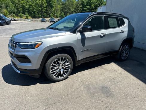 Used 2023 Jeep Compass Limited w/ Elite Group AWD/4WD image 2