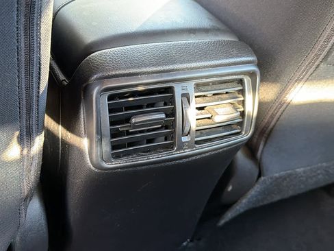 Used 2022 Nissan Rogue Sport S image 17