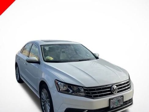 Used 2017 Volkswagen Passat 1.8T SE image 1