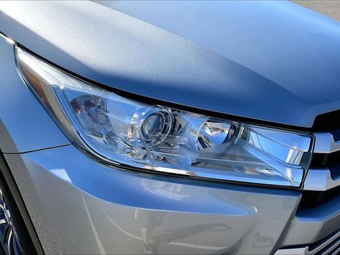 Certified 2019 Toyota Highlander XLE image 27