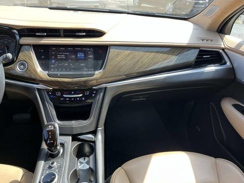 Used 2020 Cadillac XT6 Premium Luxury w/ Platinum Package AWD/4WD image 11