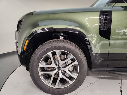 New 2026 Land Rover Defender 110 X-Dynamic SE image 11