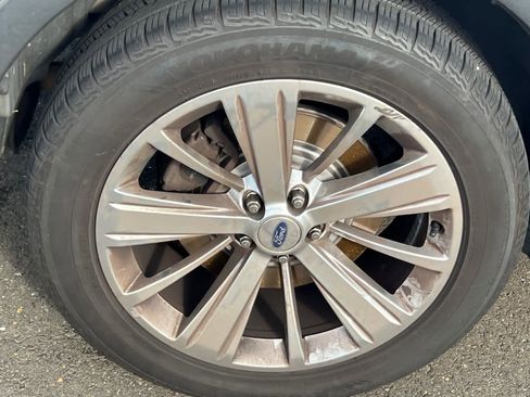 Used 2019 Ford Explorer Limited w/ Class III Trailer Tow Package image 14