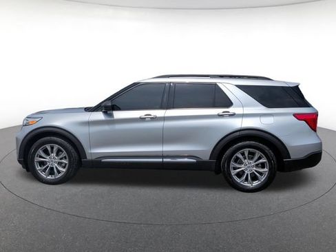 Used 2020 Ford Explorer XLT w/ Equipment Group 202A RWD image 3