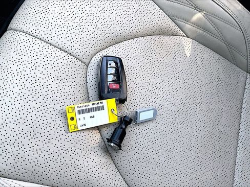 Used 2019 Toyota Avalon Limited w/ Advanced Safety Package FWD image 33