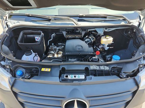 Used 2024 Mercedes-Benz Sprinter 2500 image 13