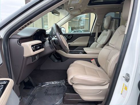 Used 2023 Lincoln Aviator Reserve w/ Equipment Group 201A image 10