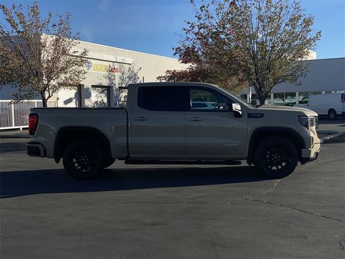 Used 2022 GMC Sierra 1500 Elevation w/ X31 Off-Road Package image 12