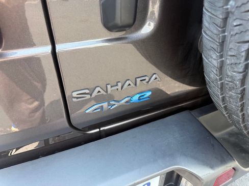 Used 2025 Jeep Wrangler Unlimited Sahara AWD/4WD image 49