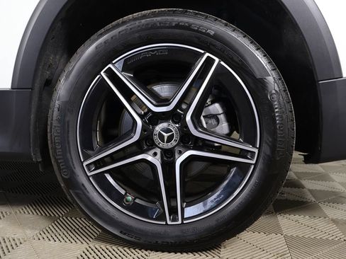 Used 2025 Mercedes-Benz GLB 250 4MATIC image 19